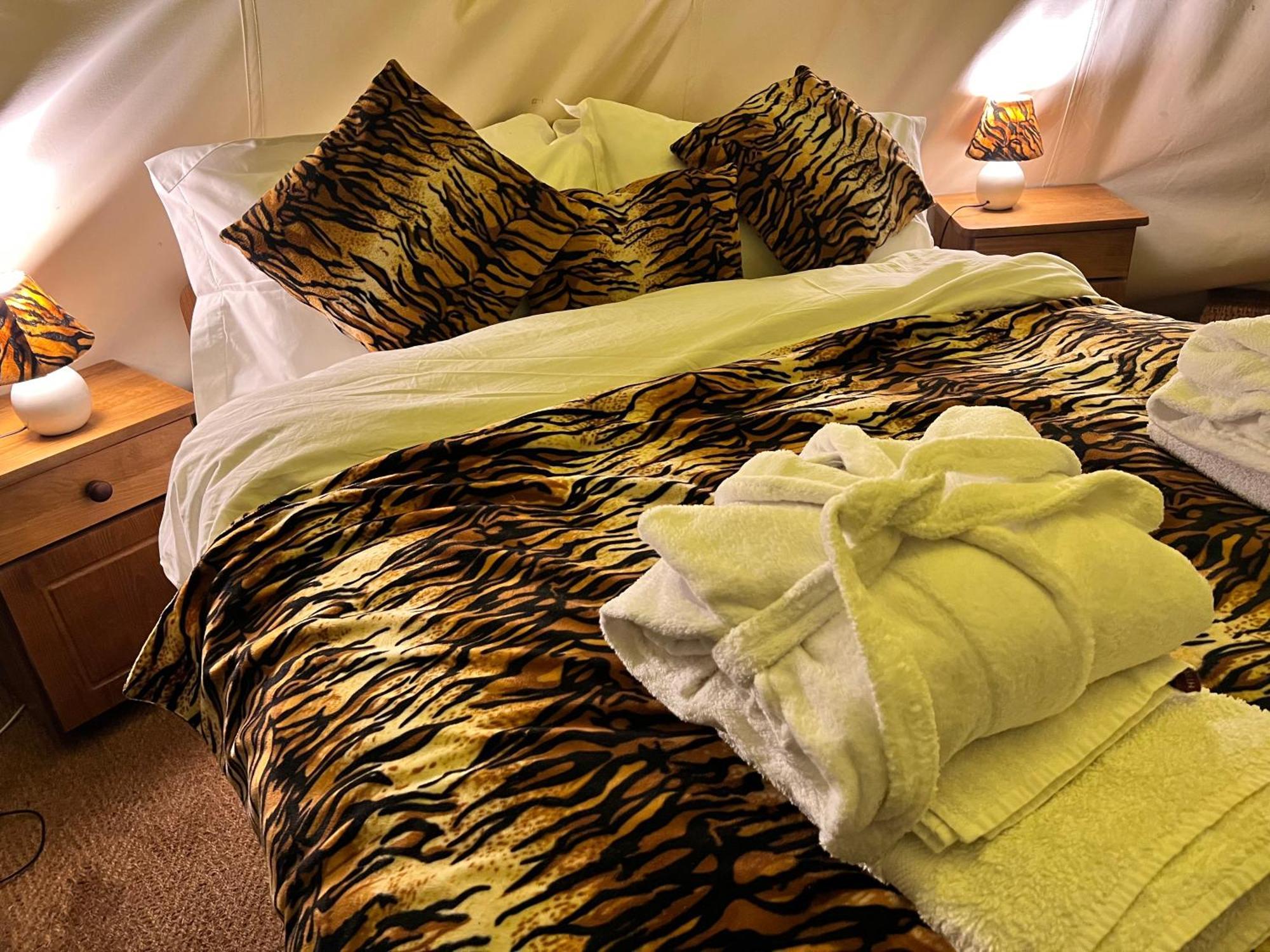 Burtree Country House, Tipi'S, Treehouse & Lodge & House Rooms With Hot Tubs In A Private Garden Thirsk Exteriér fotografie