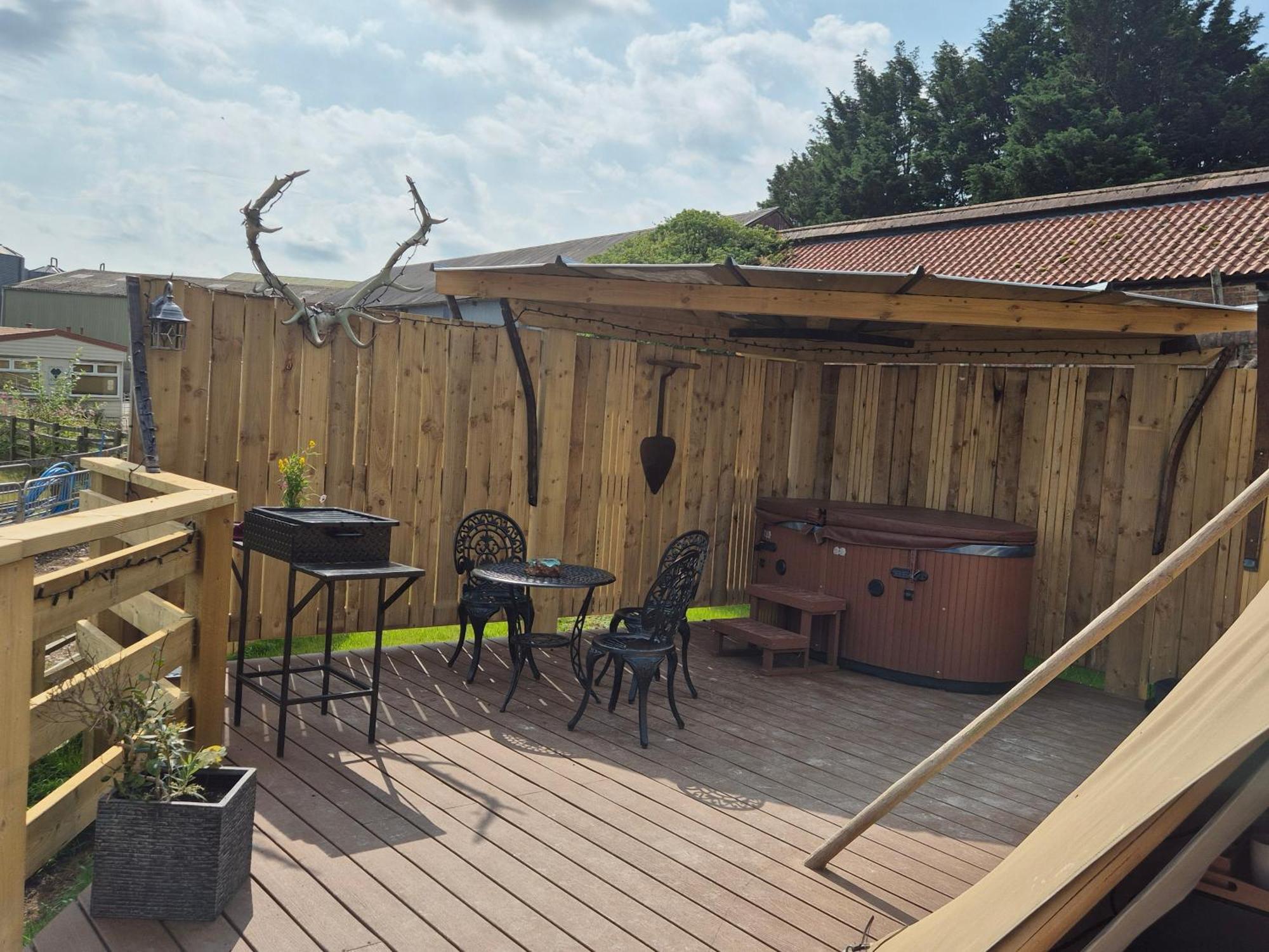 Burtree Country House, Tipi'S, Treehouse & Lodge & House Rooms With Hot Tubs In A Private Garden Thirsk Exteriér fotografie