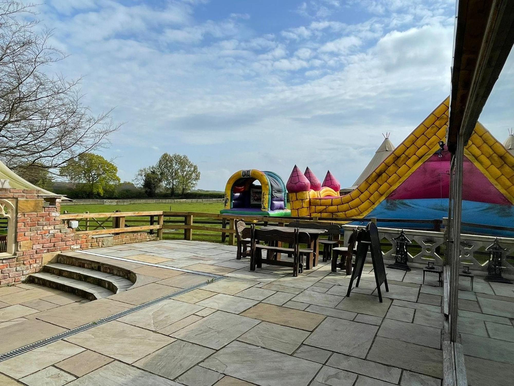 Burtree Country House, Tipi'S, Treehouse & Lodge & House Rooms With Hot Tubs In A Private Garden Thirsk Exteriér fotografie